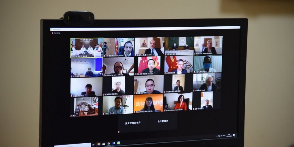 KineskiMedicinskiEksperti-01