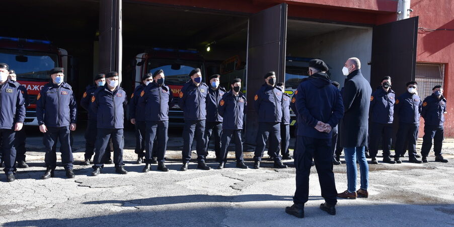 Plata-Pozarnikari-01