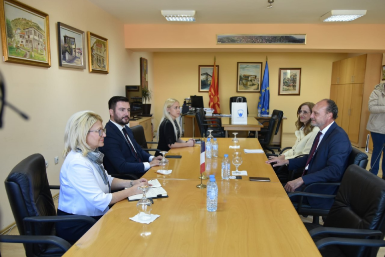 FrancuskiAmbasador-01