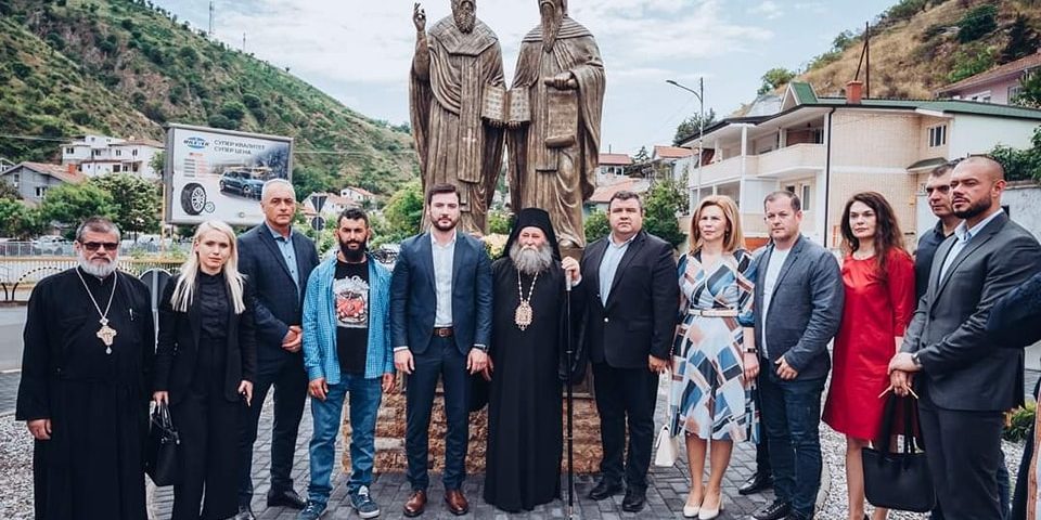 Sv Kiril i Metodij-Spomenik-01